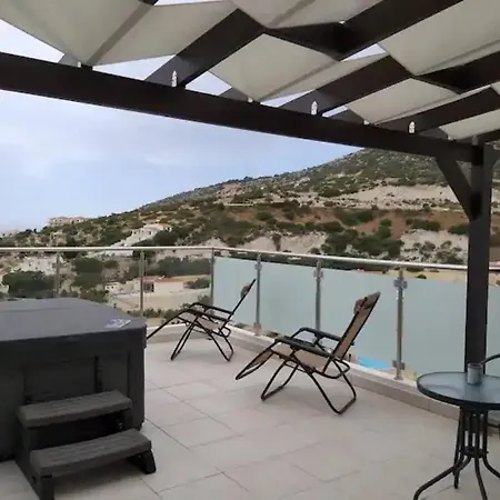 Panoramic Holidays Apartment *